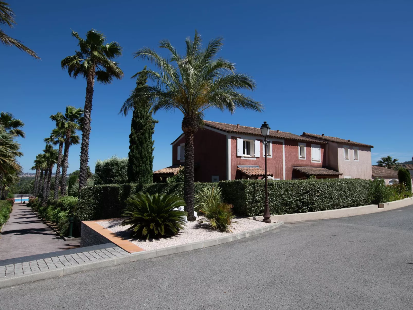 Le Green Village-Dehors