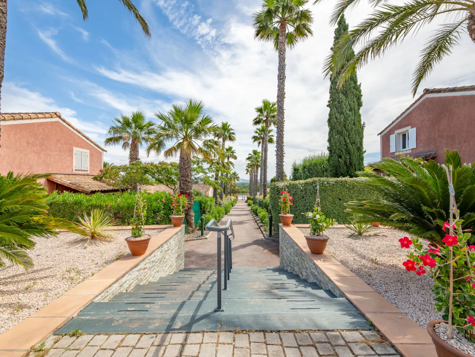 Le Green Village-Dehors