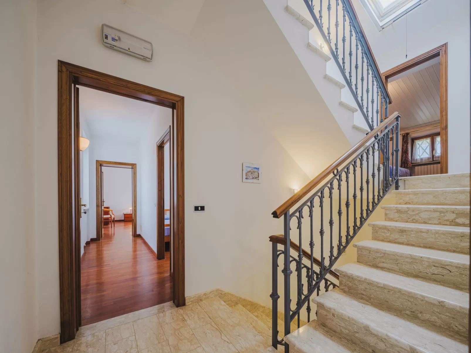 Villa Giuliana-Dedans
