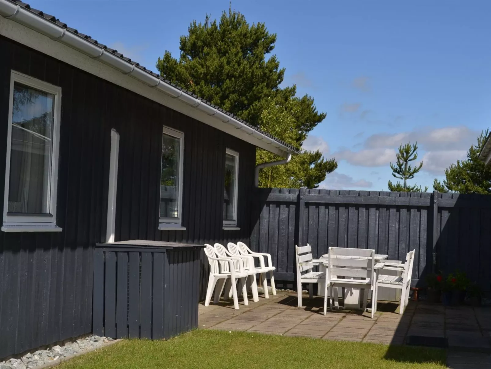 "Fiallar" - 3.2km from the sea-Outside