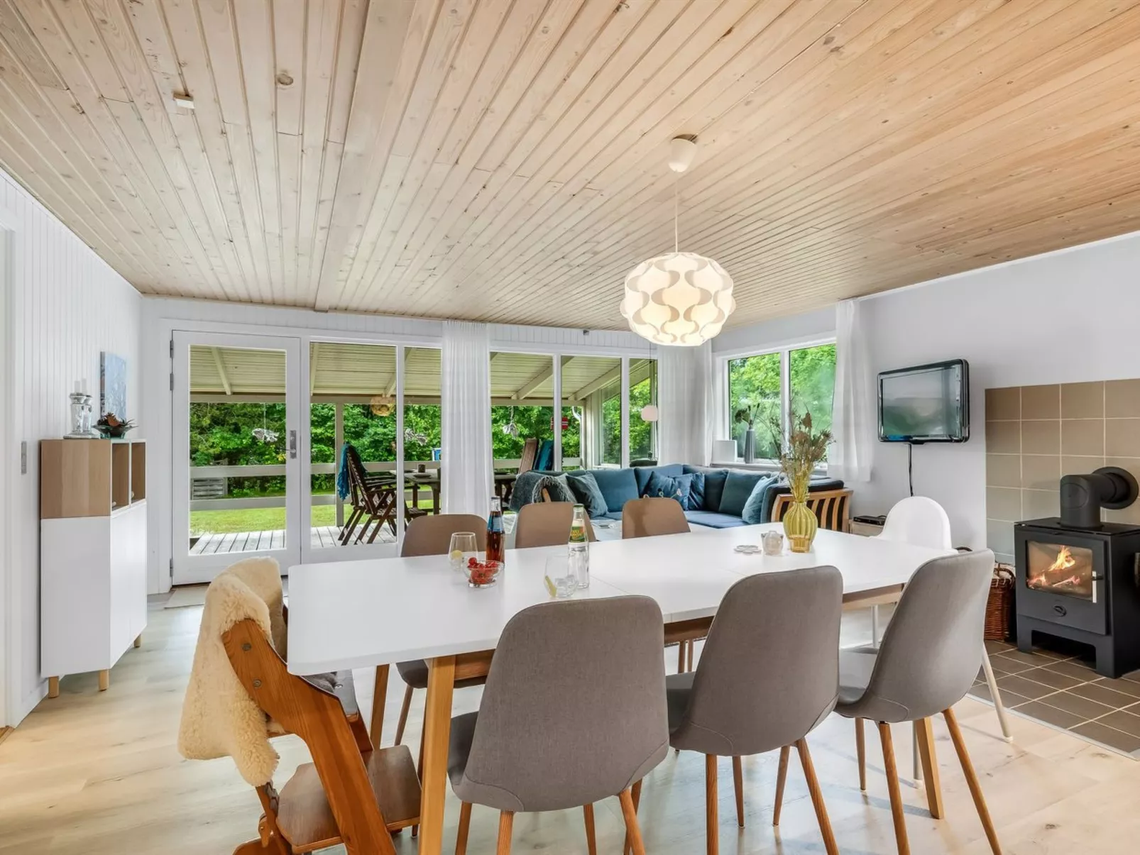 "Fergie" - 400m from the sea-Inside
