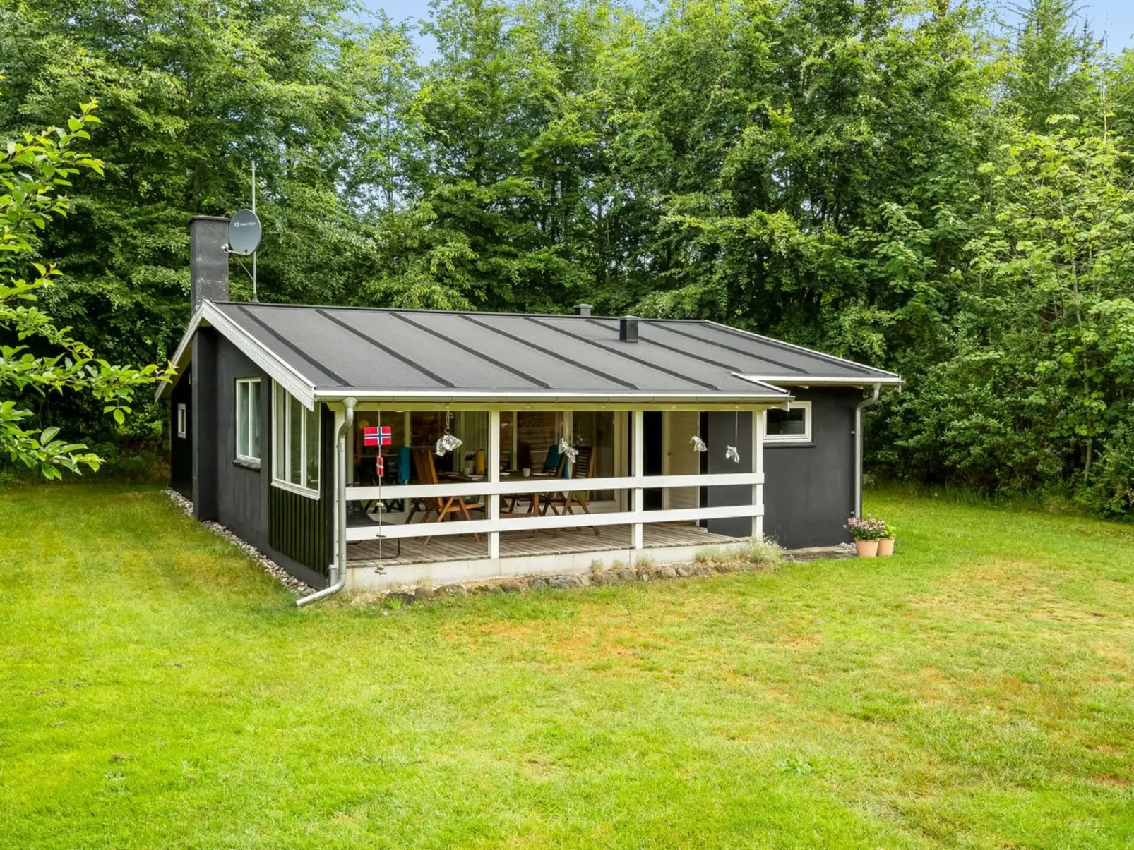 "Fergie" - 400m from the sea-Outside