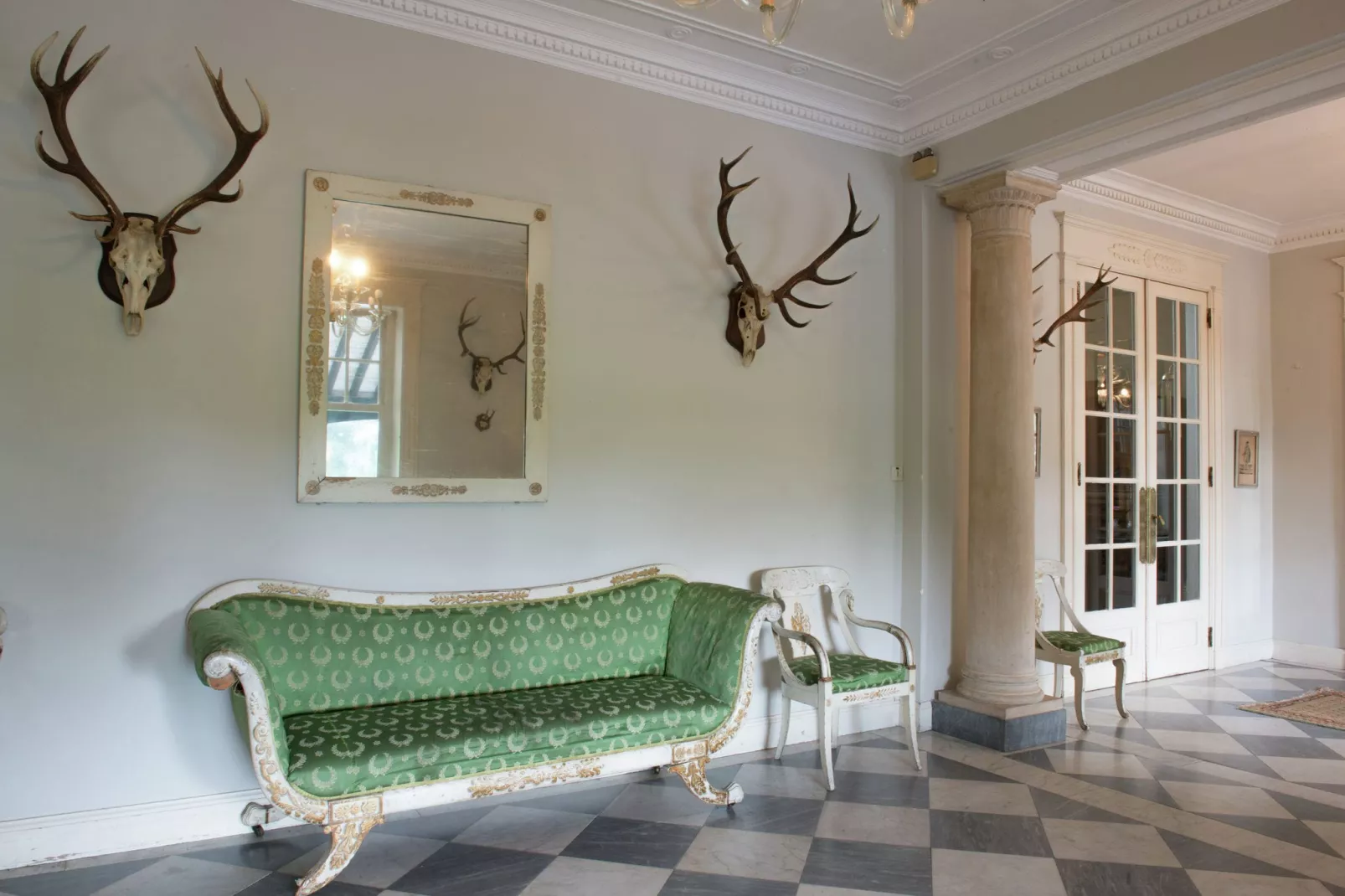 Chateau de Jevoumont-Reception hall