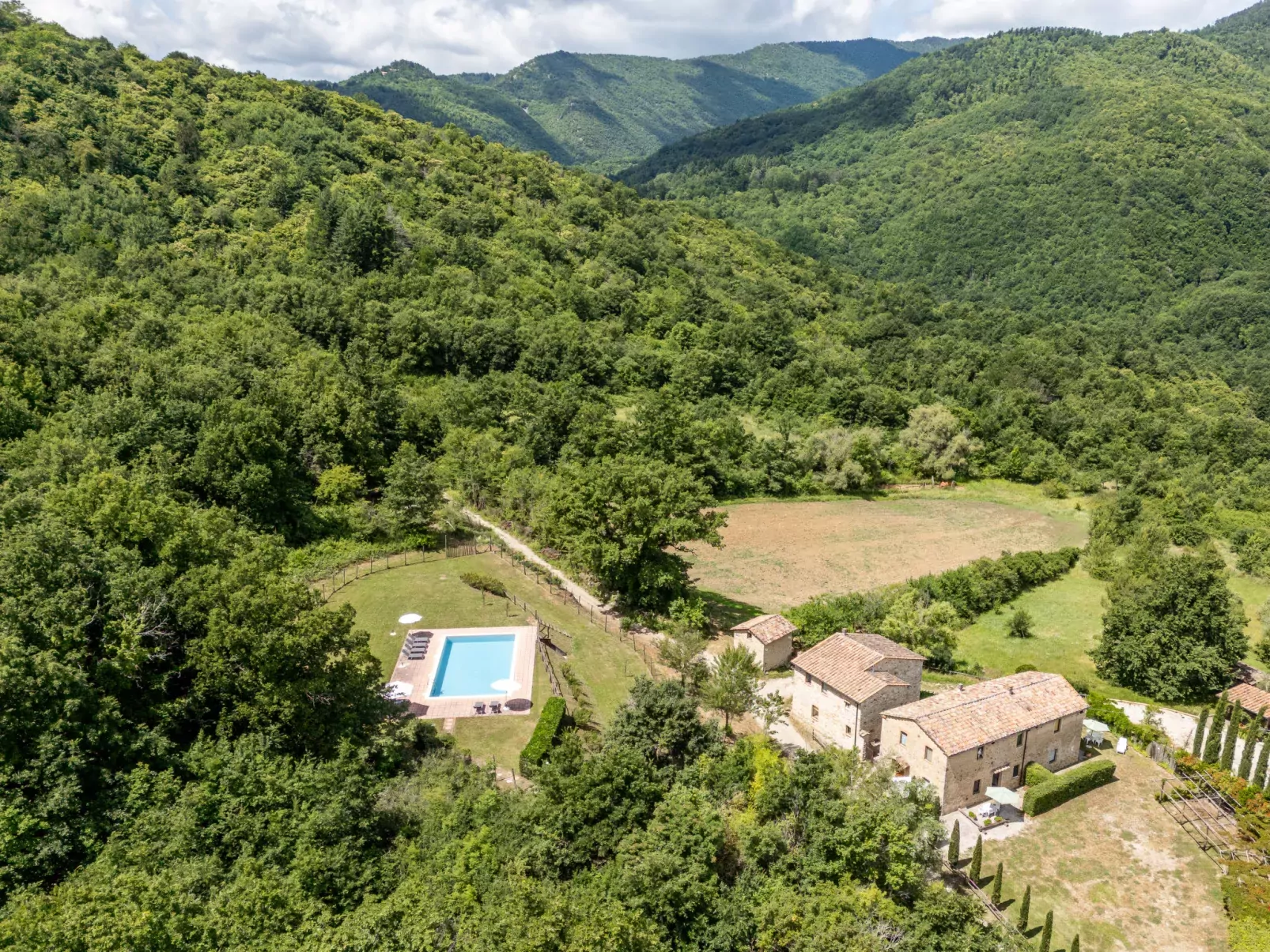 La Casa Antica-Outside
