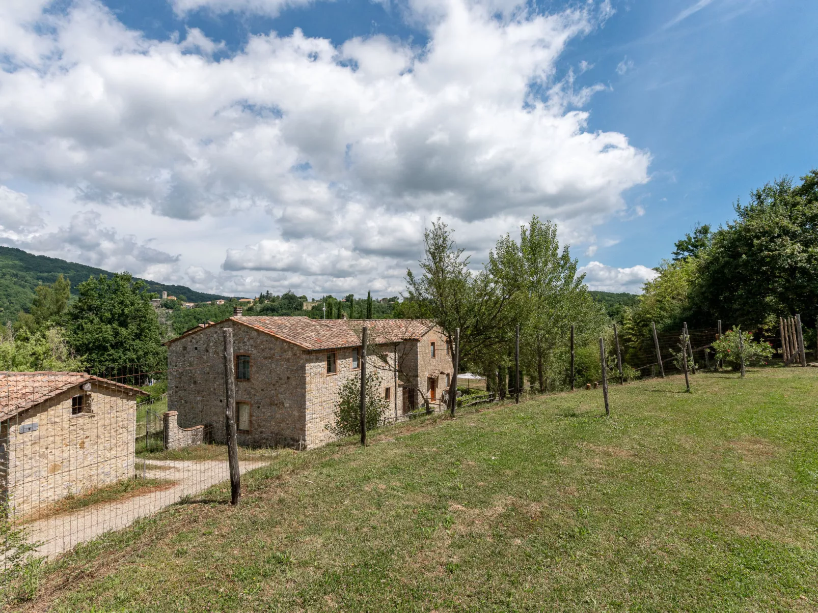 La Casa Antica-Outside