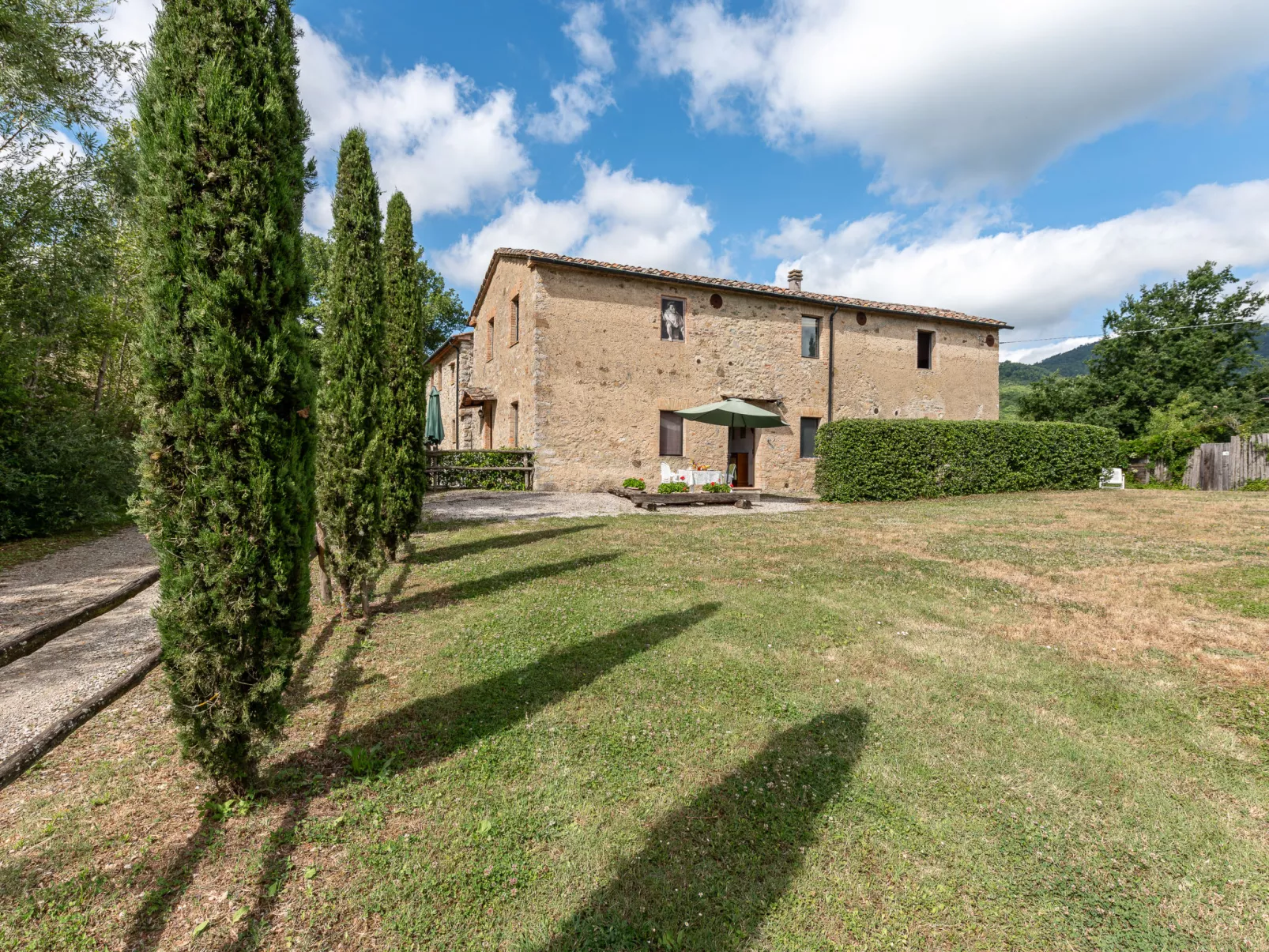 La Casa Antica-Outside
