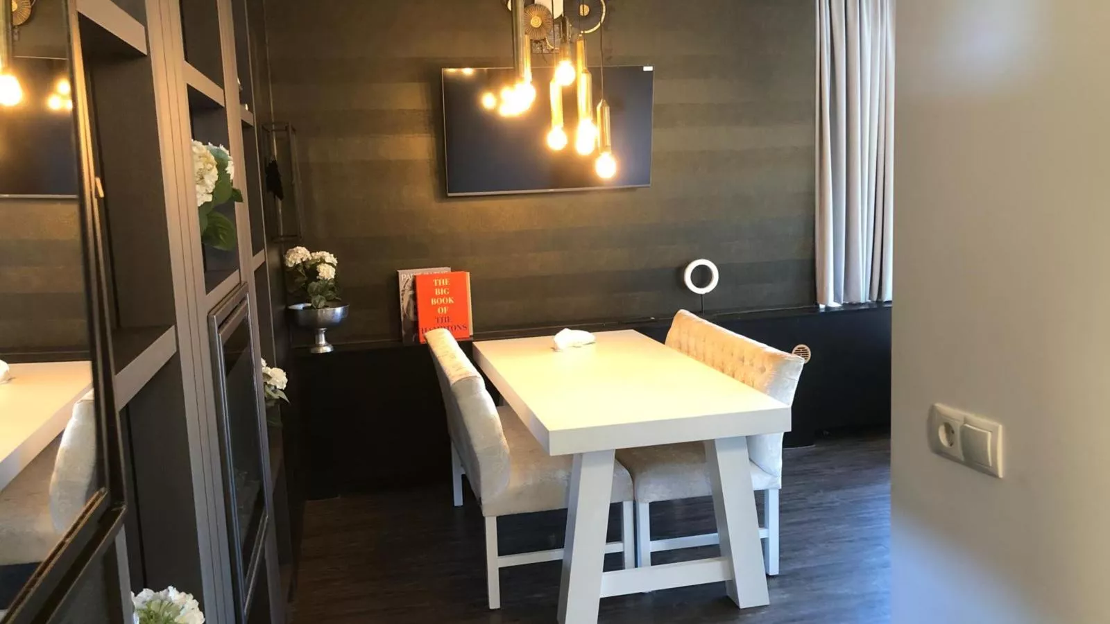 Studio Beau Sur Mer-Dining room
