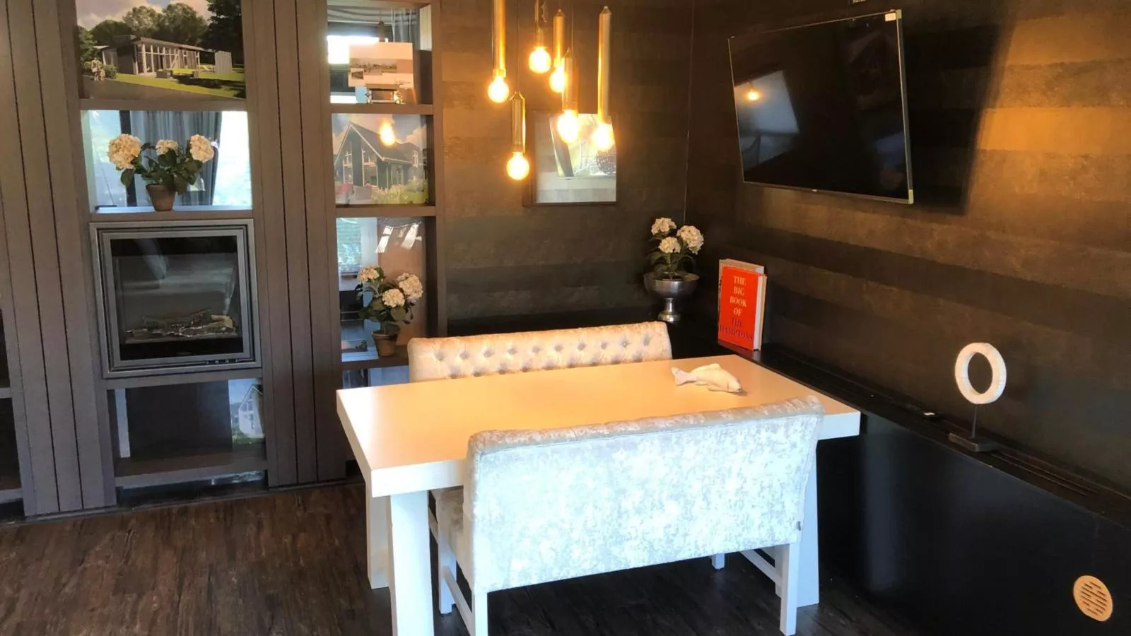 Studio Beau Sur Mer-Dining room
