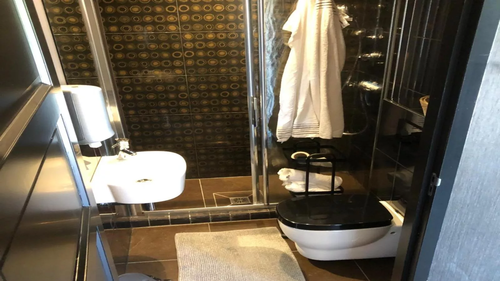 Studio Beau Sur Mer-Bathroom