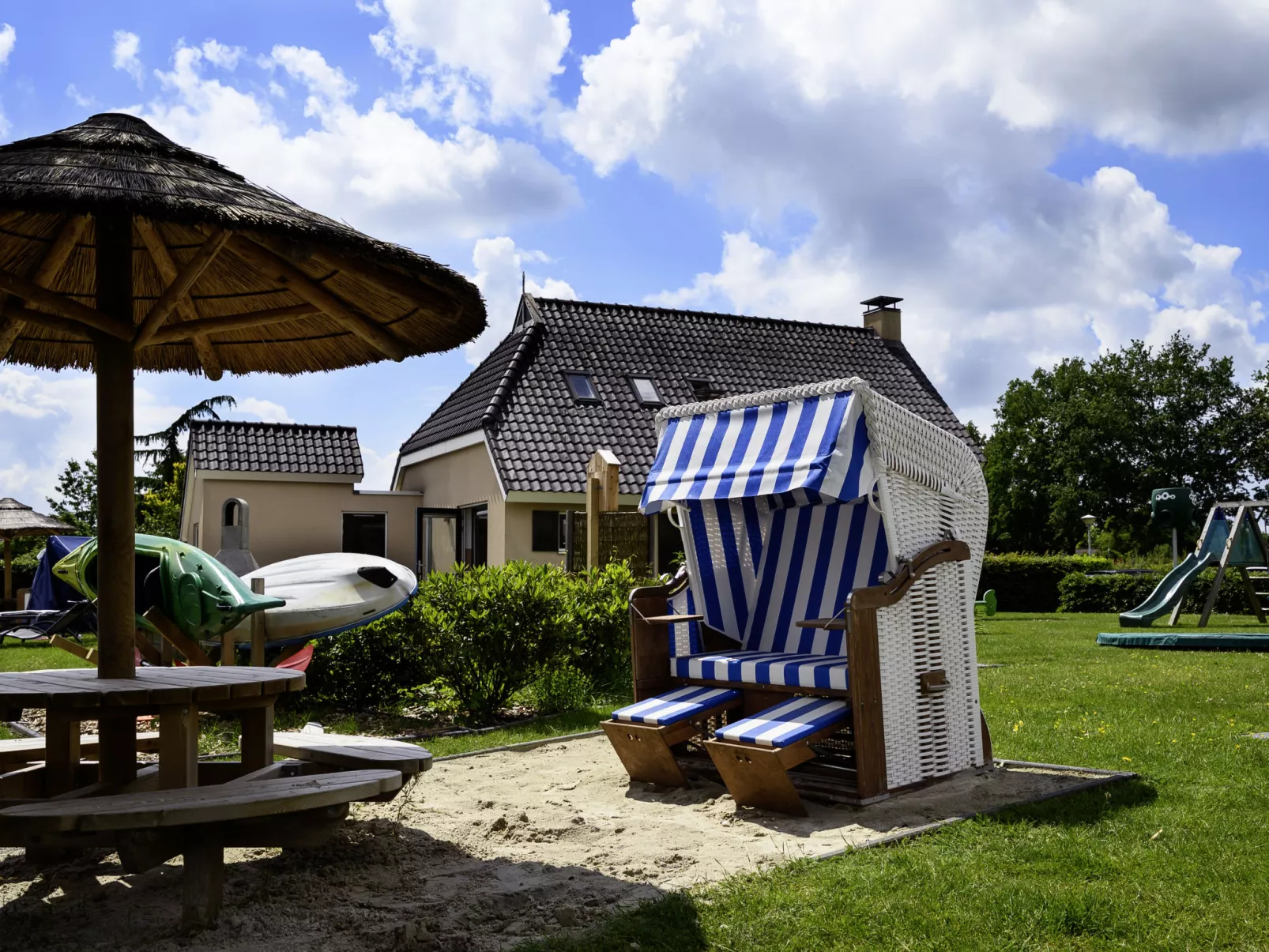 Lieskehuis Wellness de Luxe 10+2-Outside