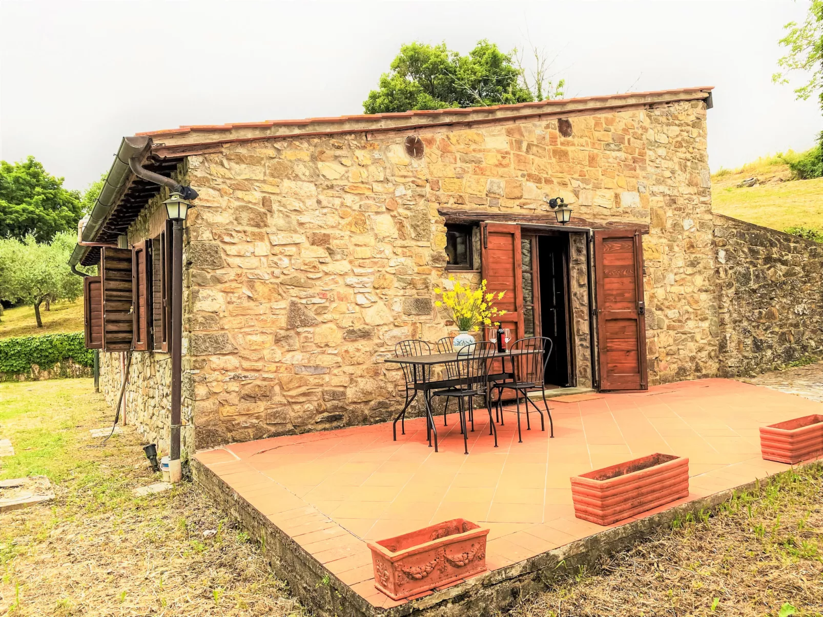Cerretino Tettoia-Outside