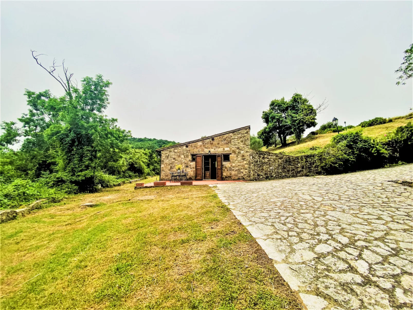 Cerretino Tettoia-Outside