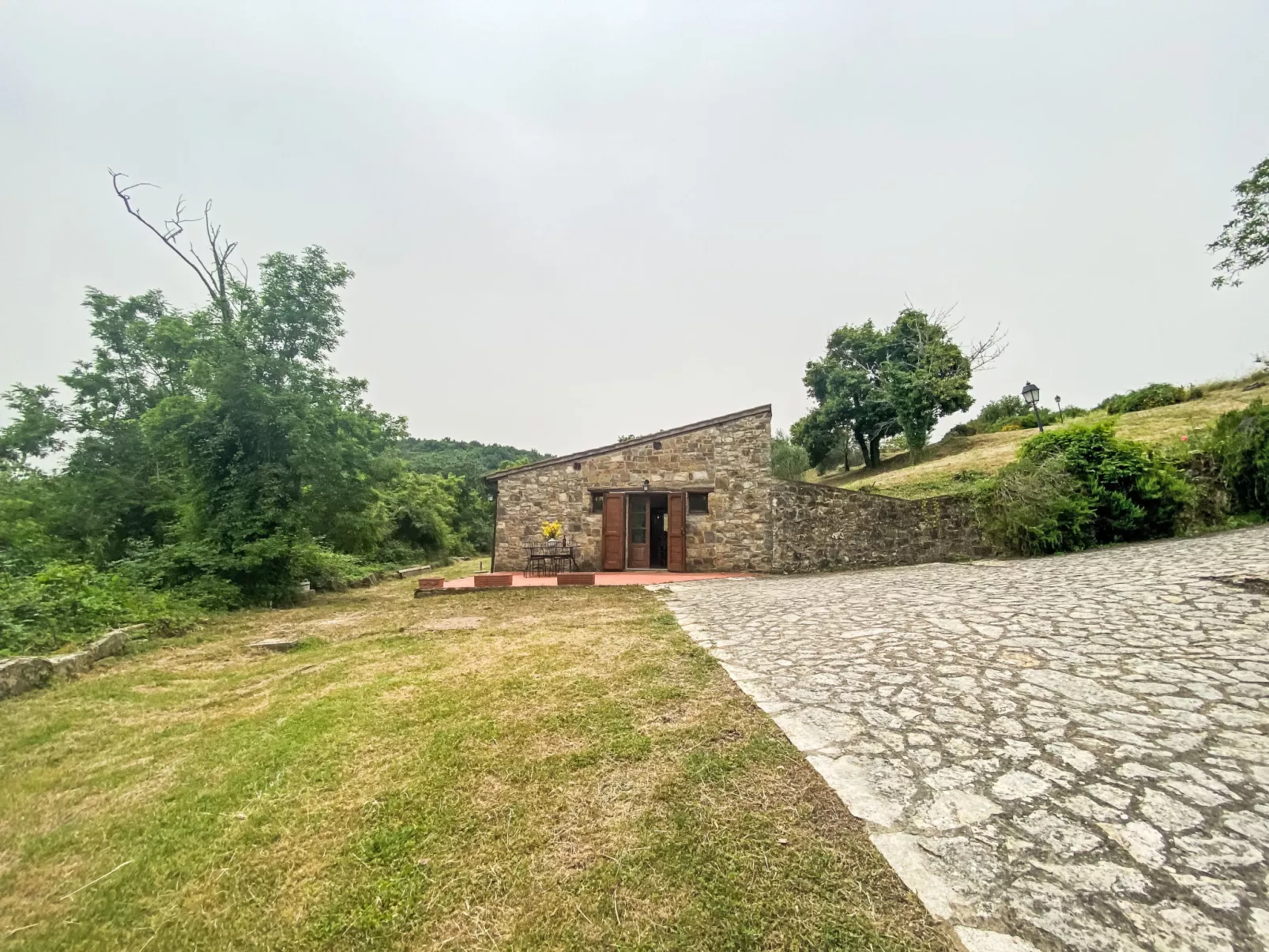 Cerretino Tettoia-Outside