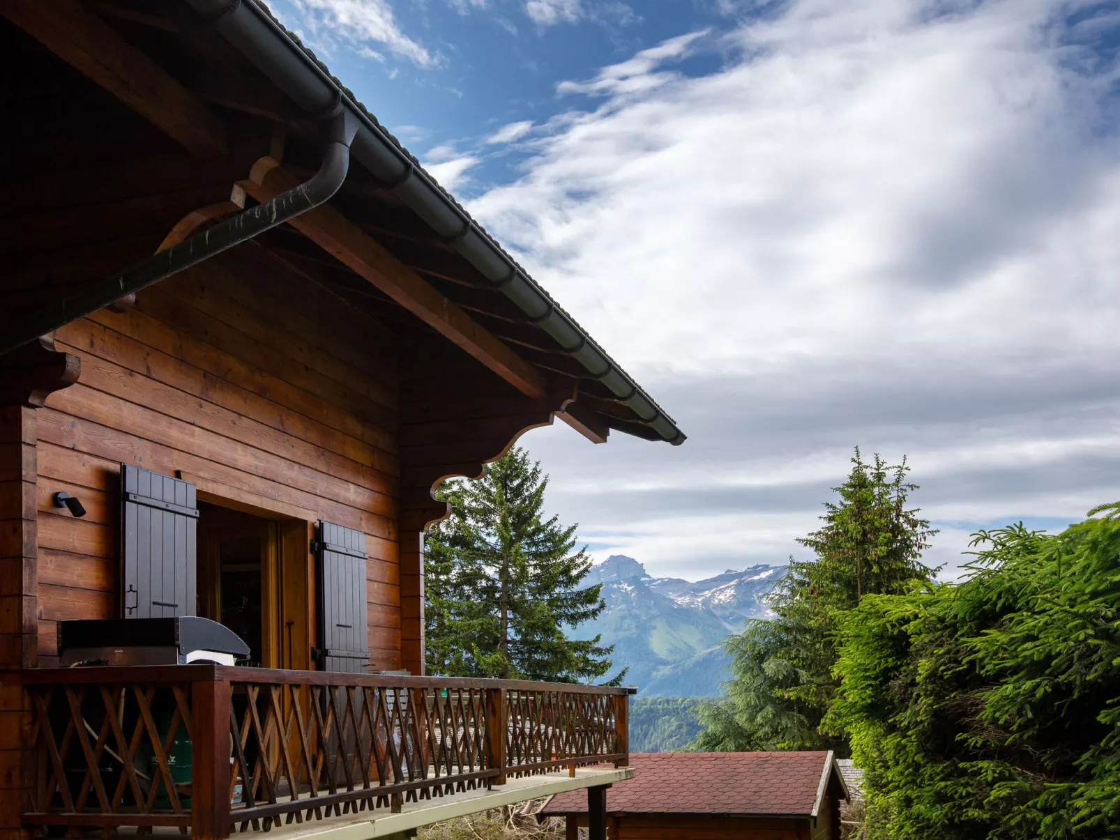 Chalet Shambala-Outside