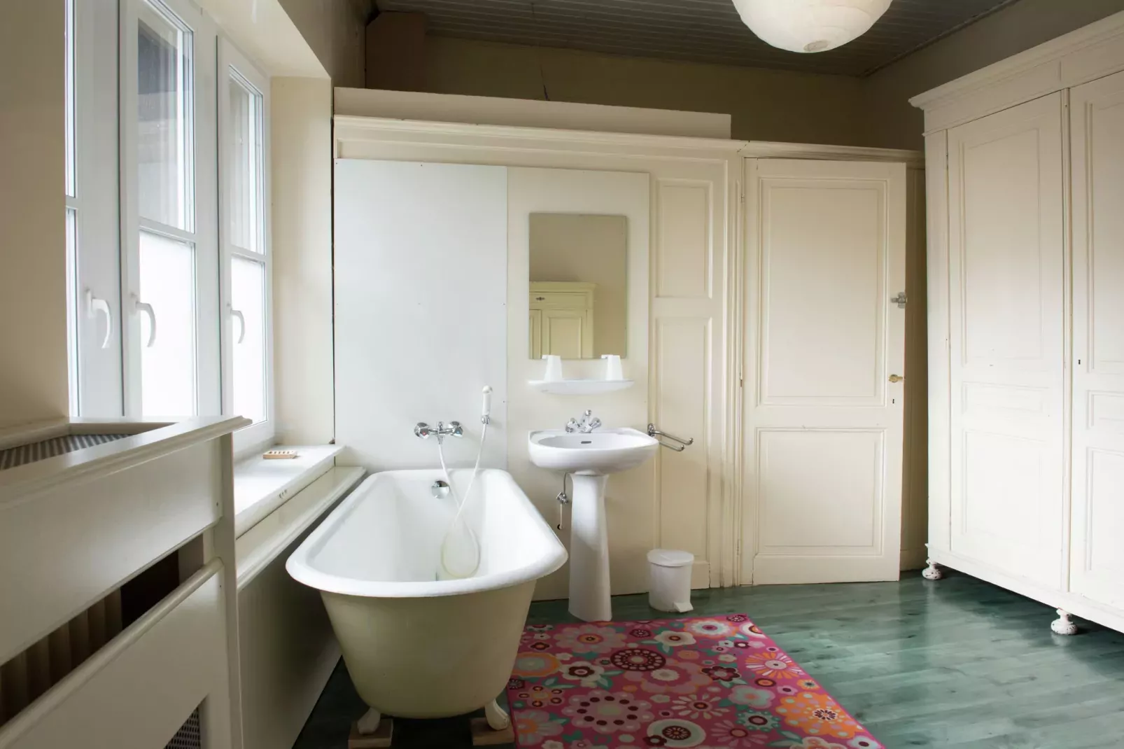 Chateau de Jevoumont-Bathroom
