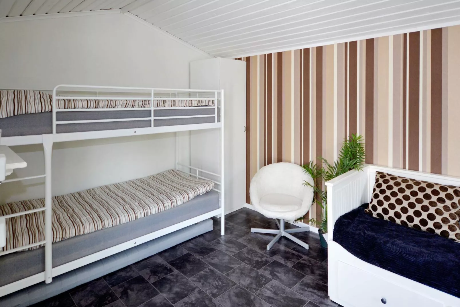 10 person holiday home in Skummeslövsstrand-Indoor