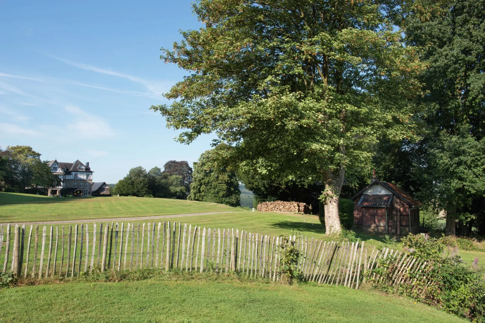 Chateau de Jevoumont-Gardens summer