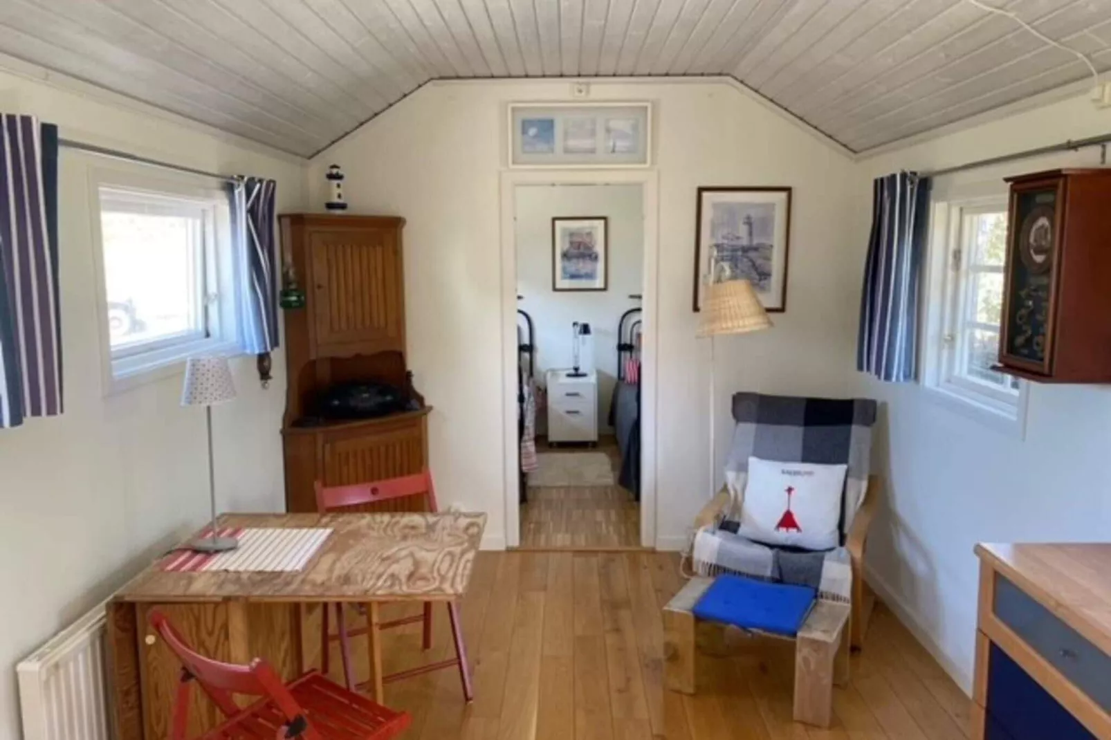 2 person holiday home in Kalvsund-Indoor