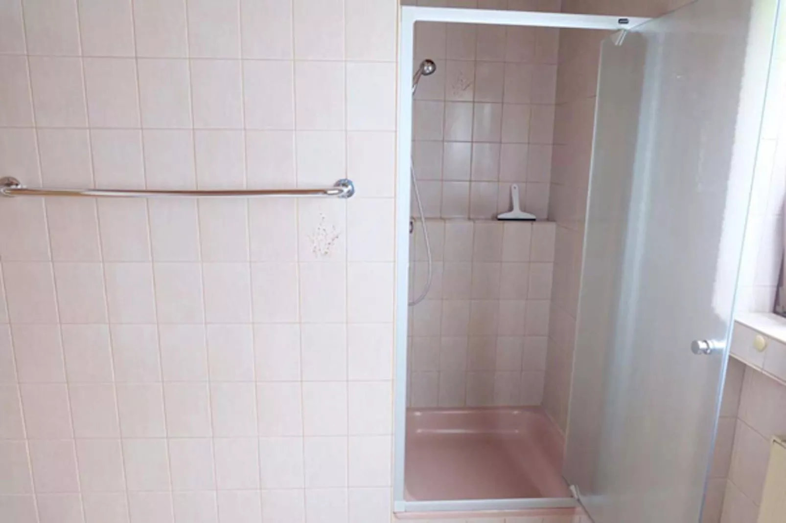 Ferienwohnung Oberstadtfeld Engeln-Bathroom