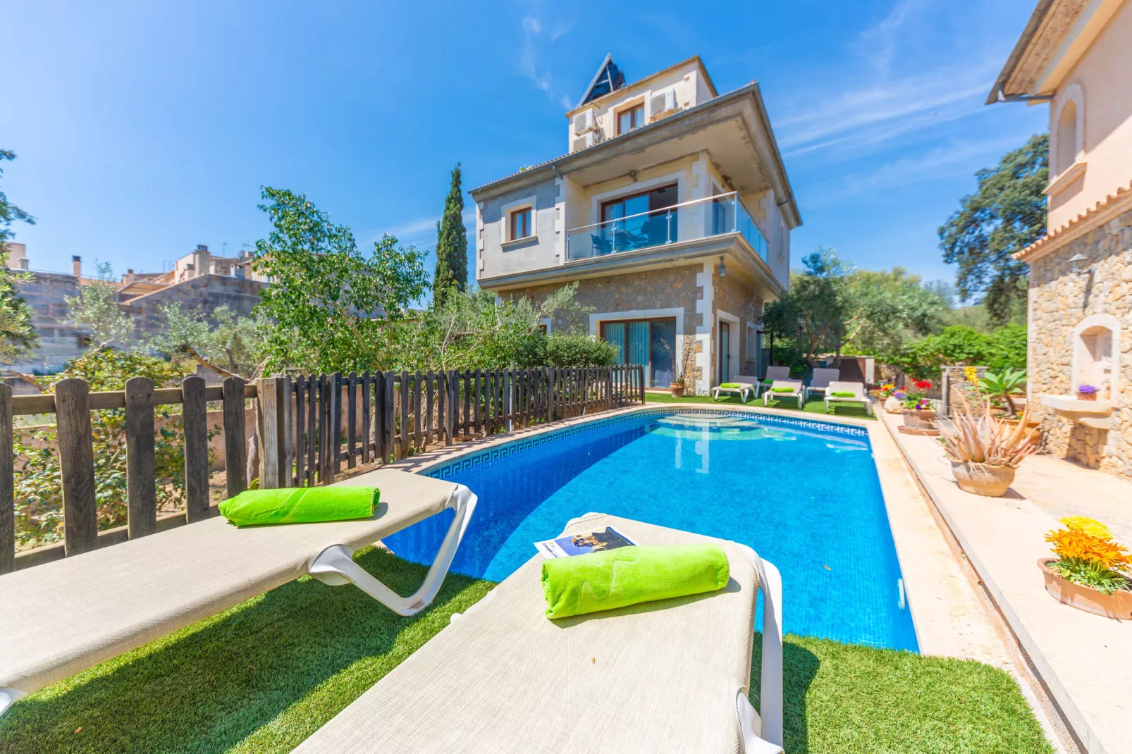 Son Monjo-Exterior summer