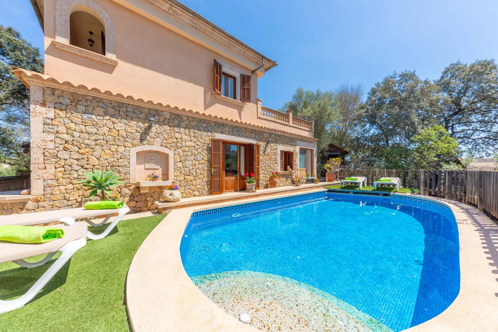 Son Monjo-Exterior summer