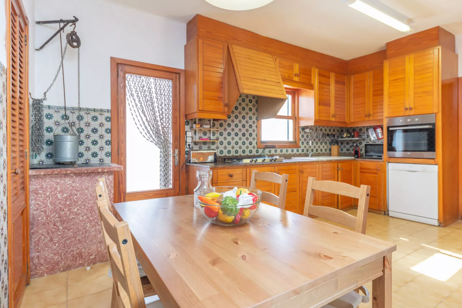 Can Mir-Kitchen