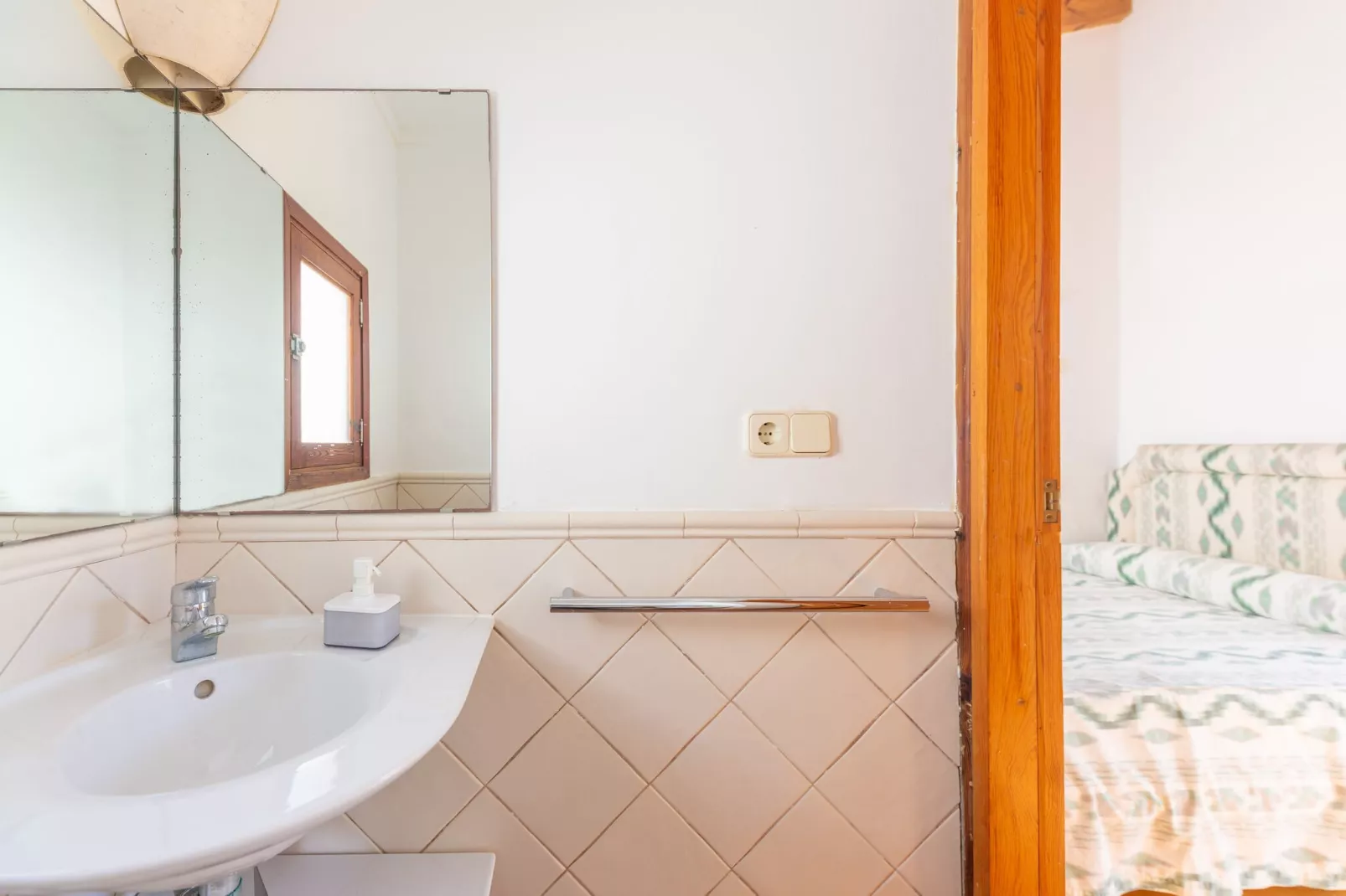 Can Mir-Bathroom