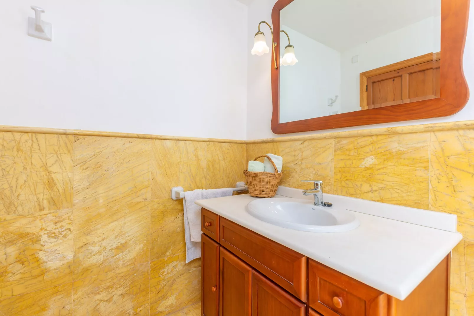 Can Mir-Bathroom
