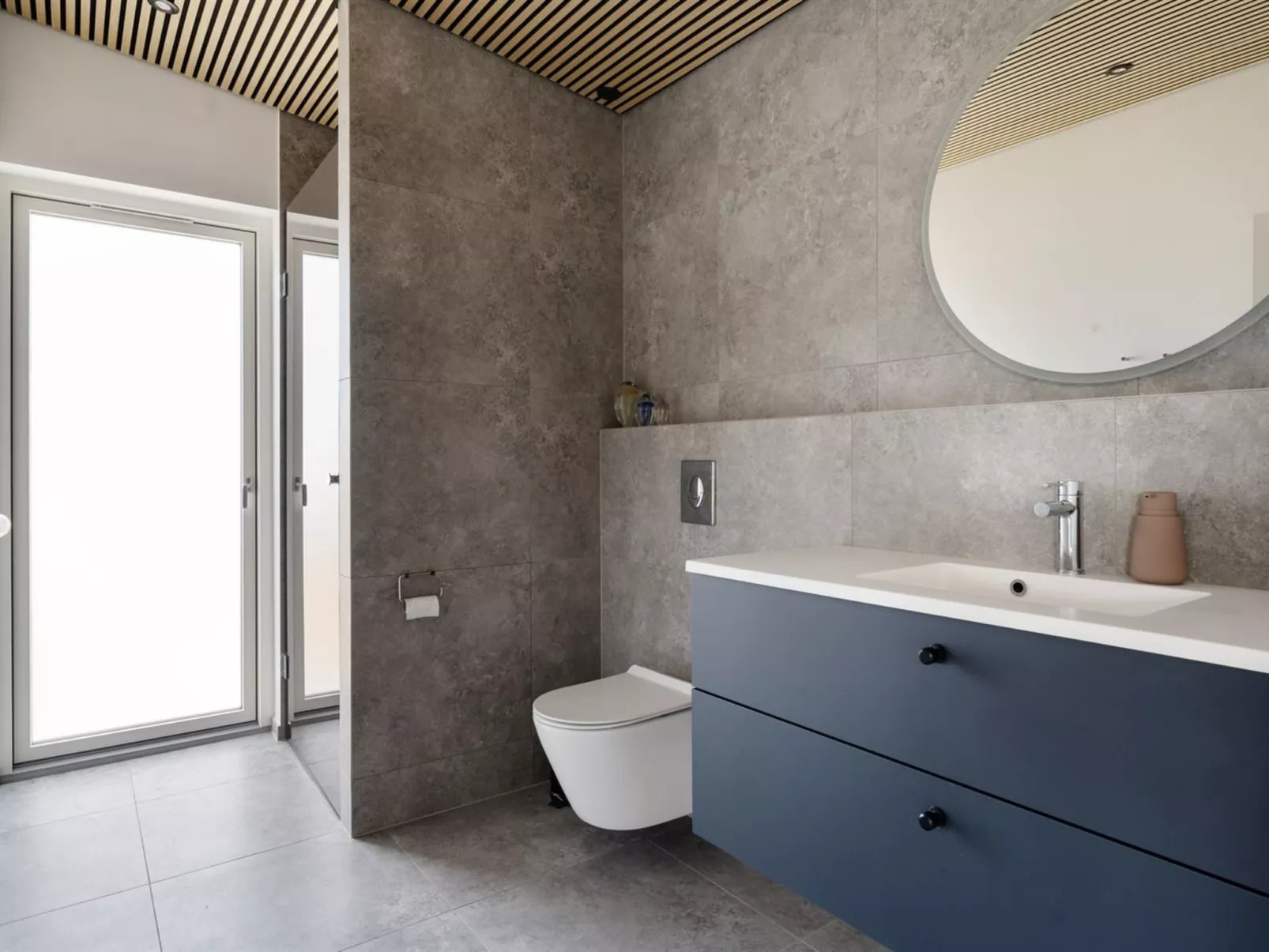 "Lyder" - 400m from the sea-Inside