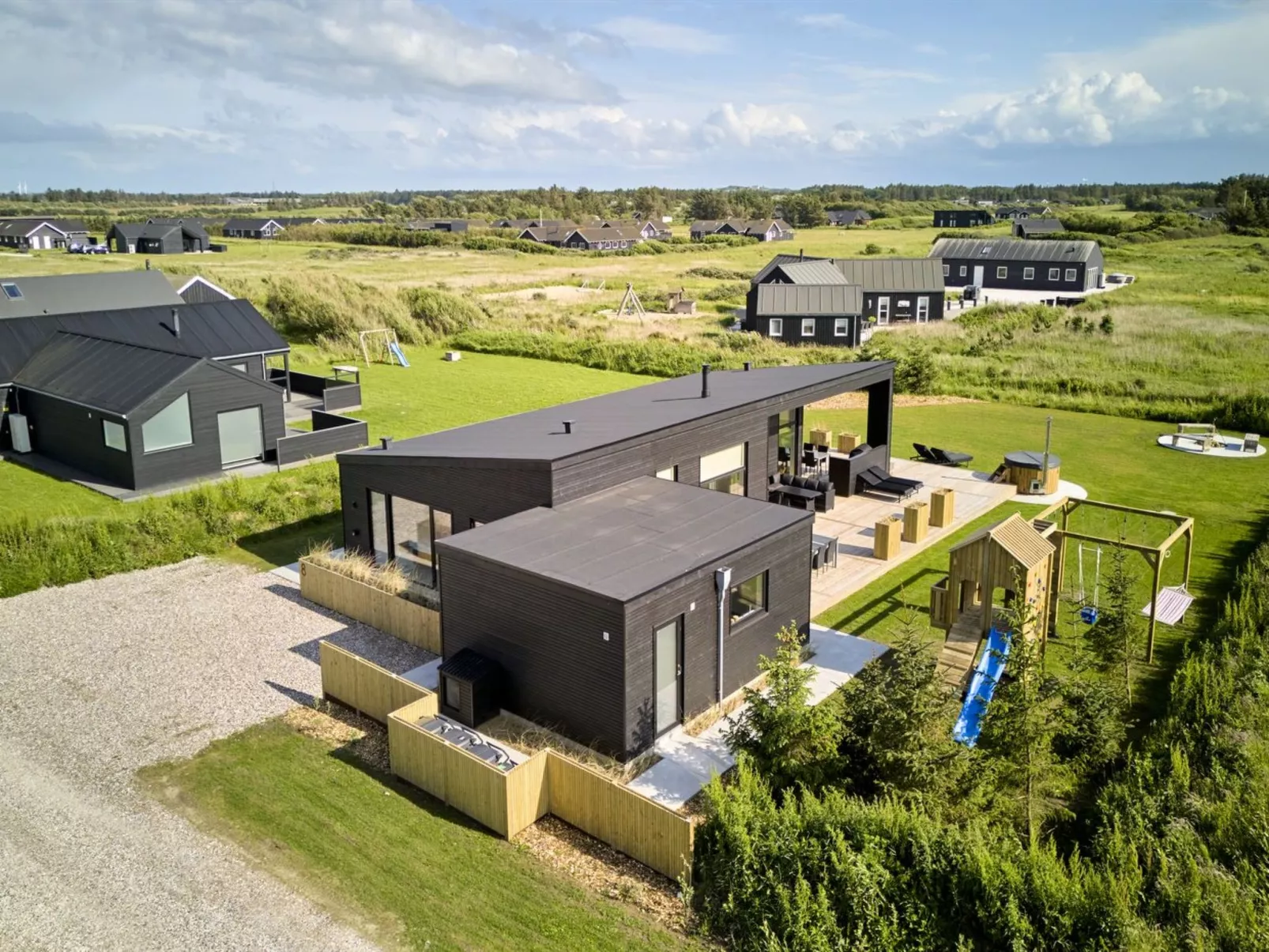 "Lyder" - 400m from the sea-Outside