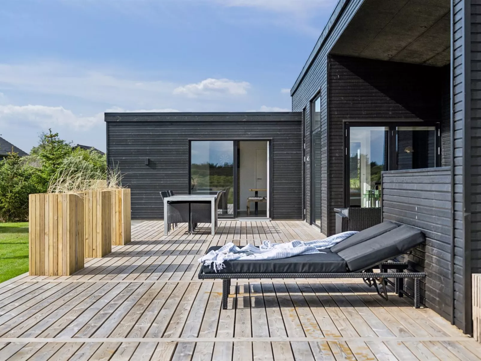 "Lyder" - 400m from the sea-Outside