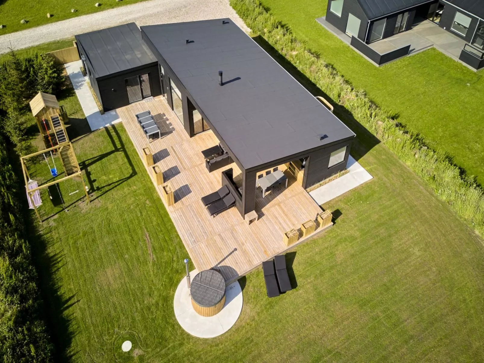 "Lyder" - 400m from the sea-Outside