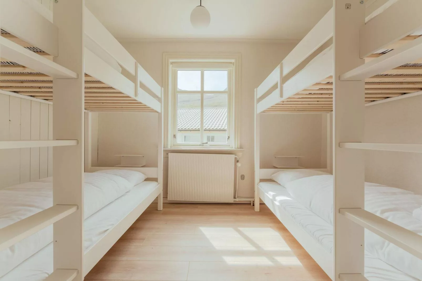 Charming Klaksvík Home - By Traum Ferienwohnungen-Indoor