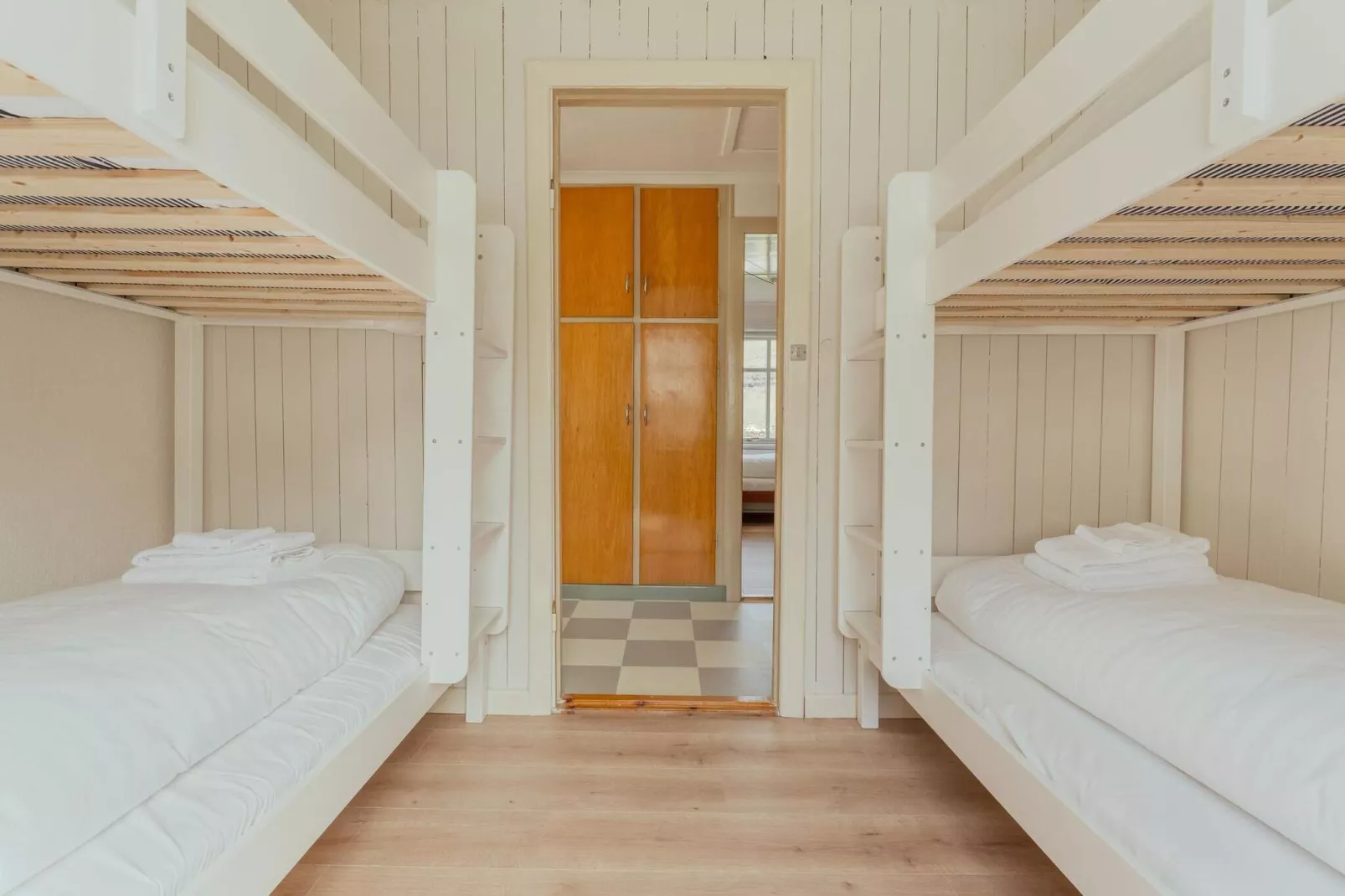Charming Klaksvík Home - By Traum Ferienwohnungen-Indoor