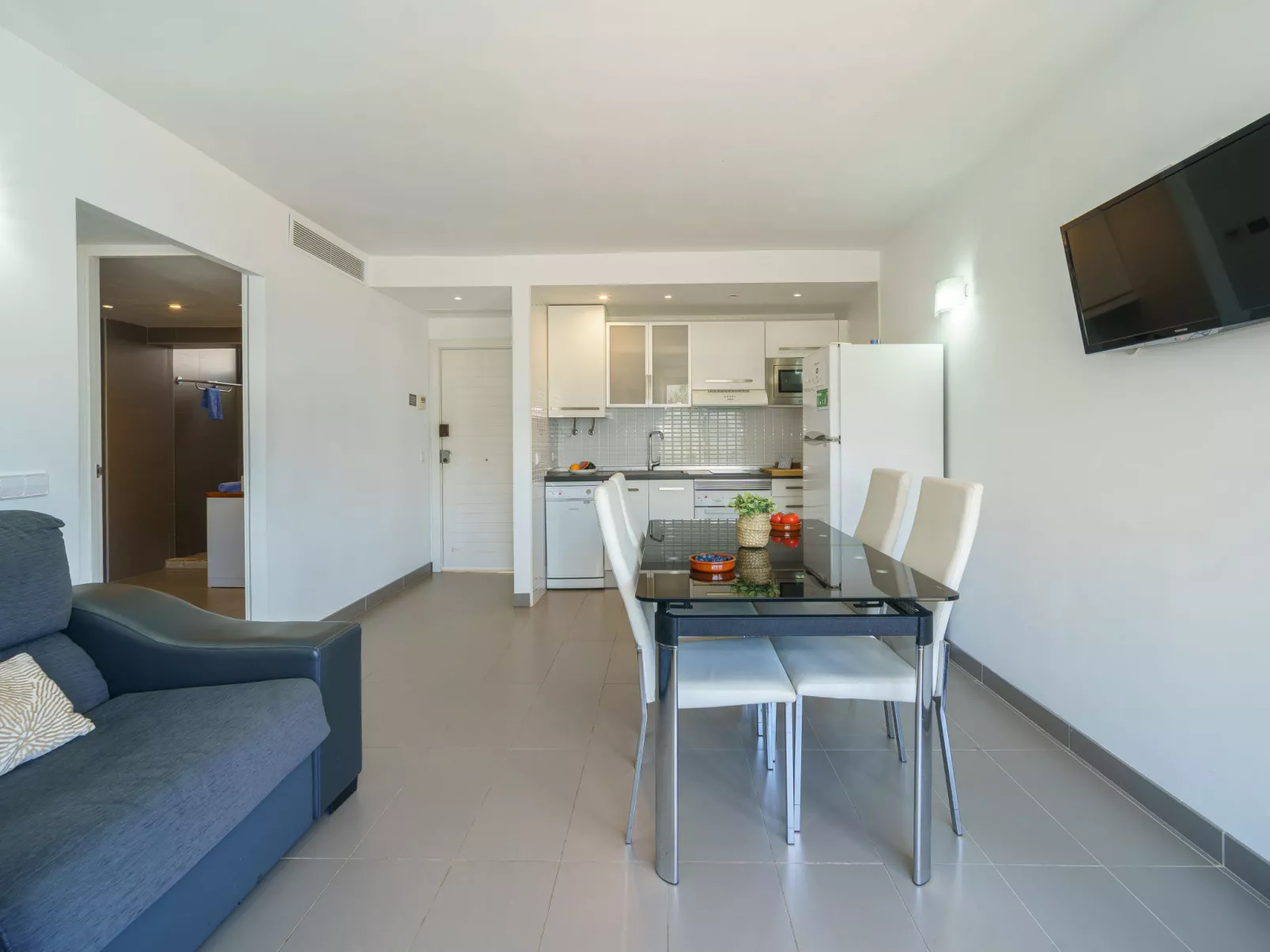 Oratge Beach Views-Inside