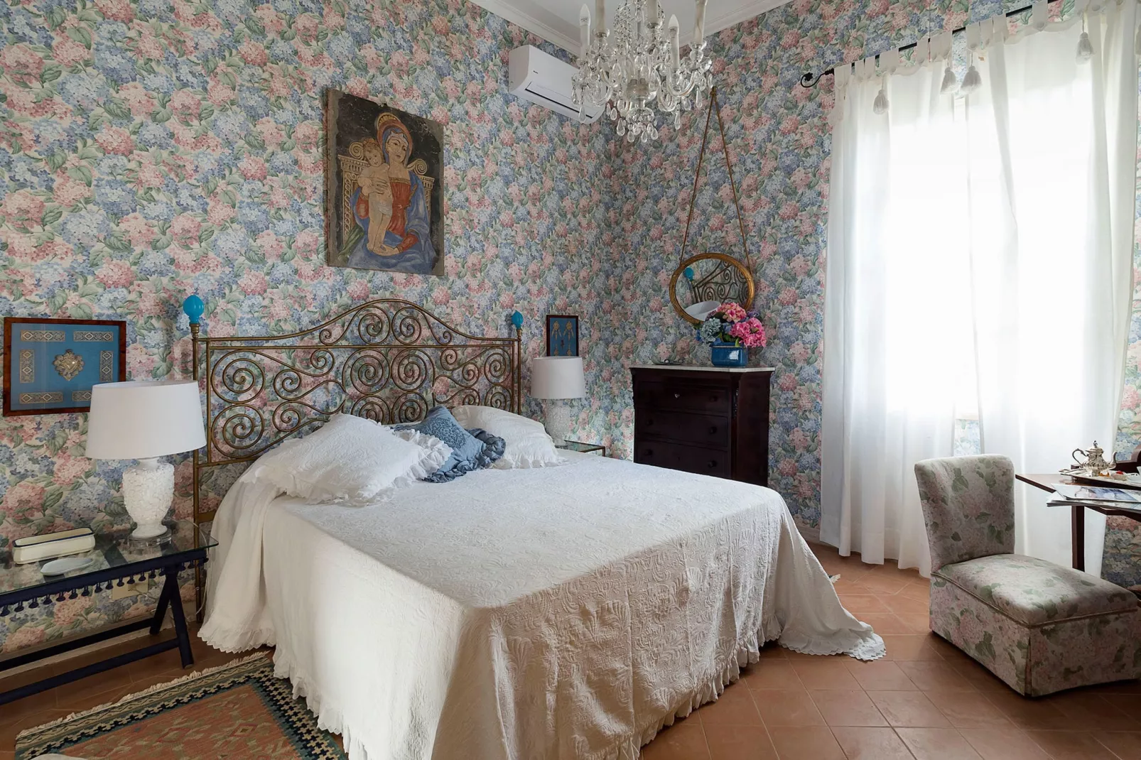 San Ciro Dieci-Bedroom