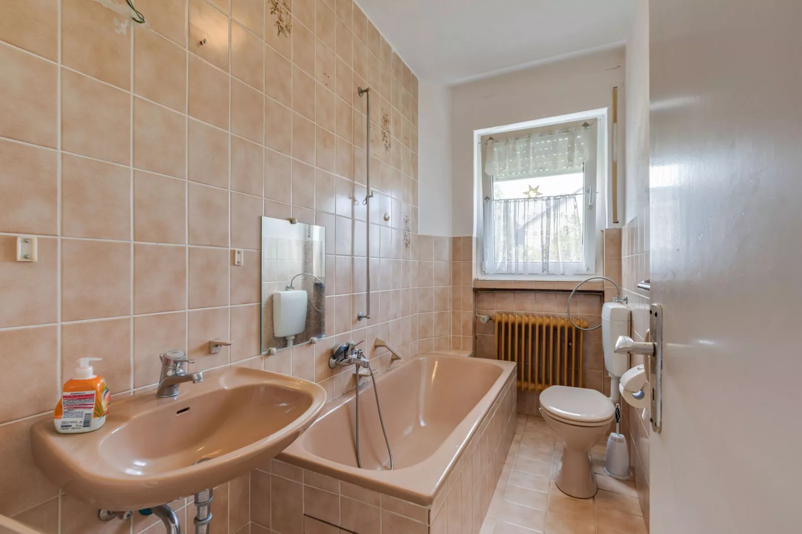 Ferienwohnung Fuldabrück-Bathroom