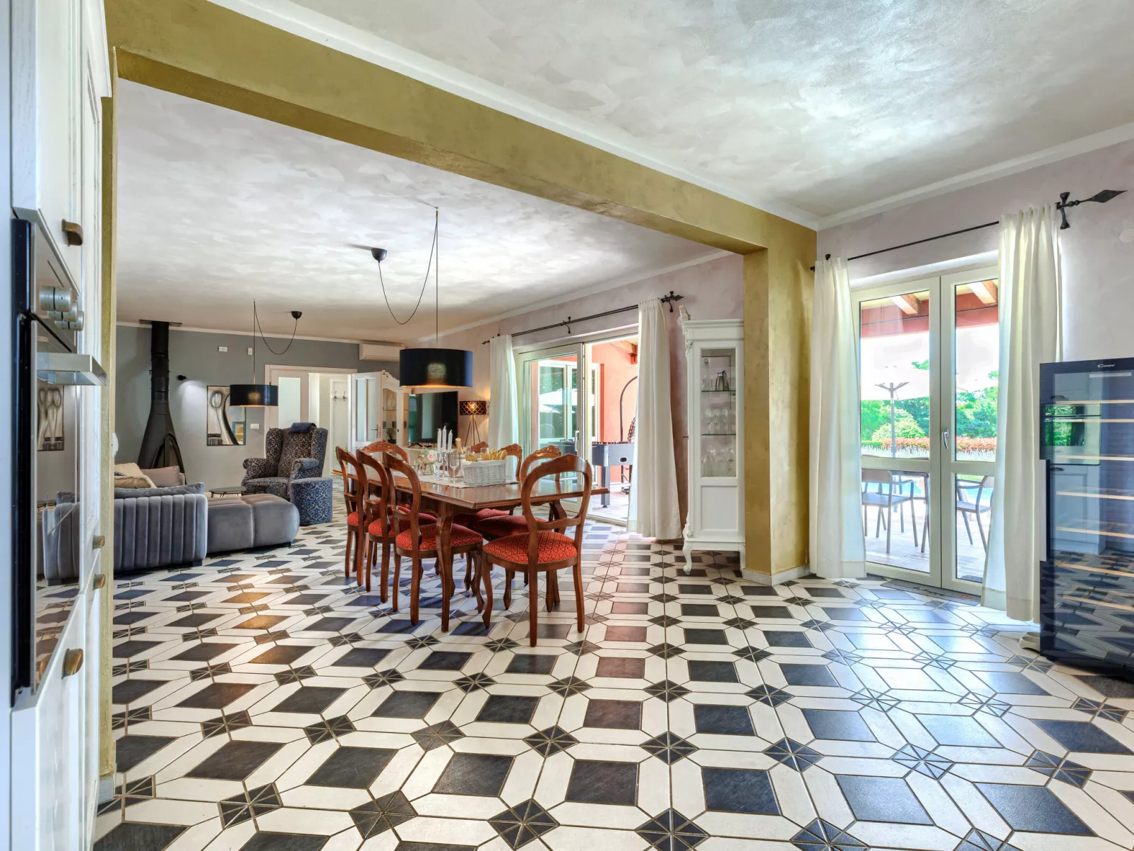 Villa Wruss-Dedans