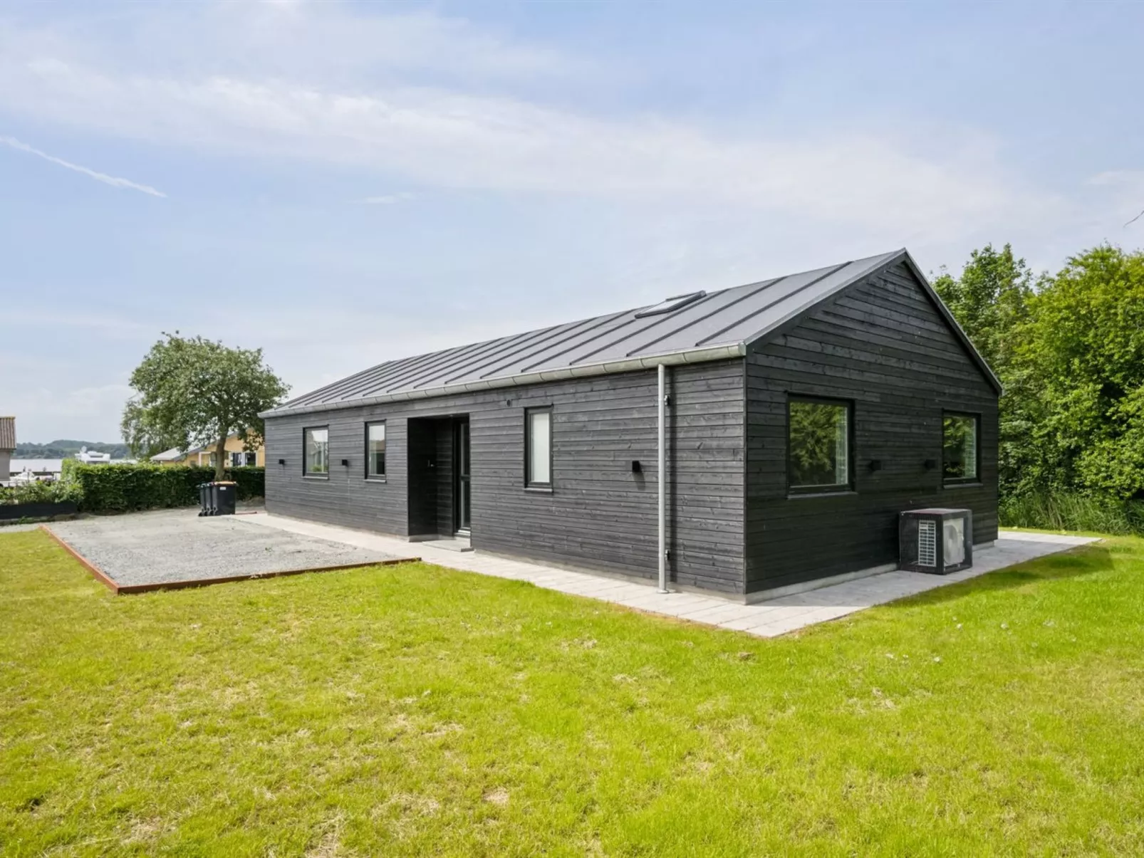 "Stygg" - 75m from the sea-Outside