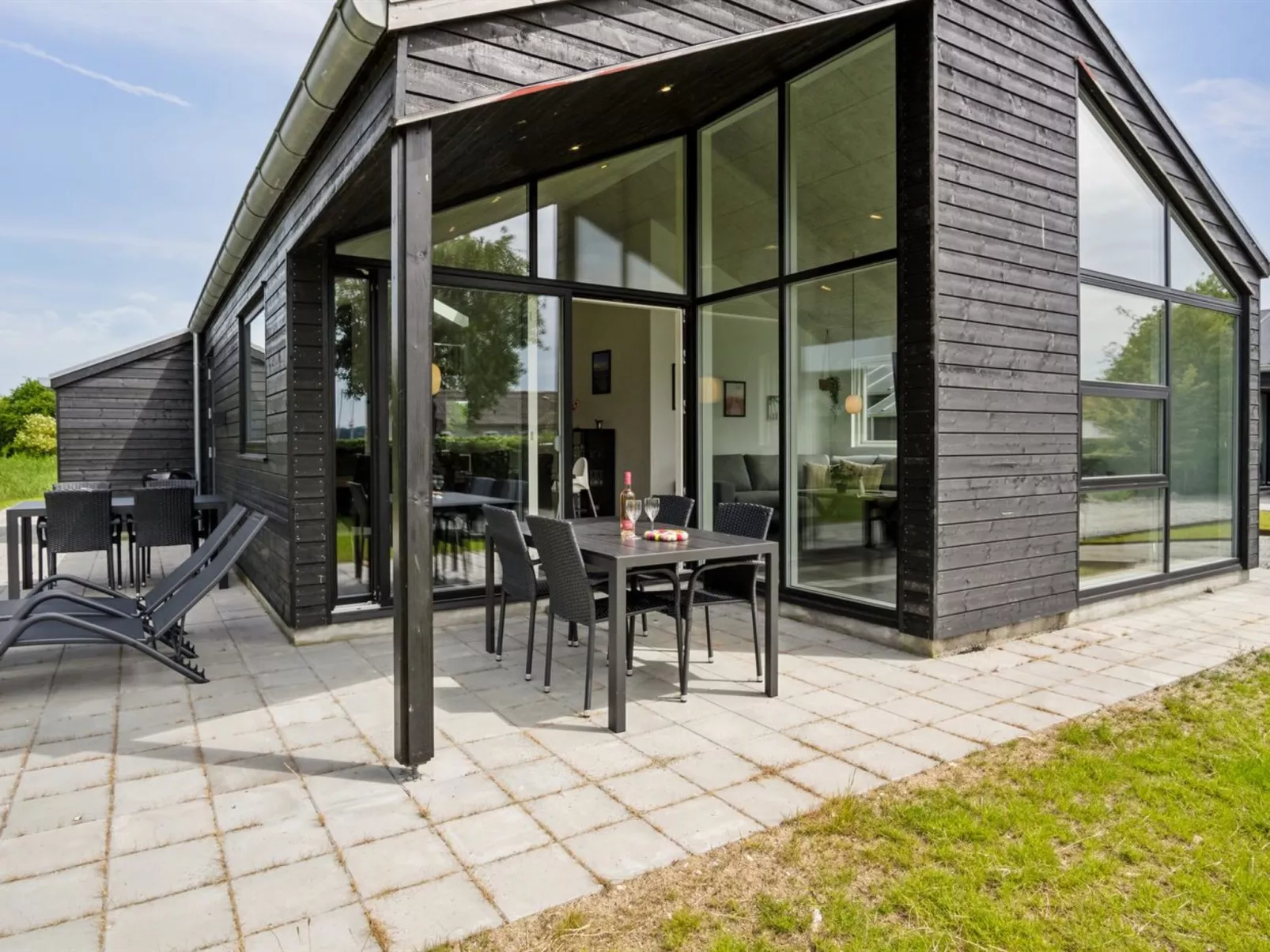 "Stygg" - 75m from the sea-Outside