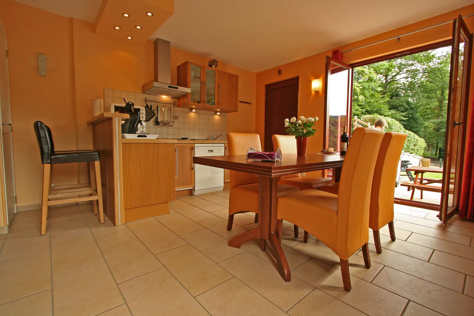 Le 41-Dining room