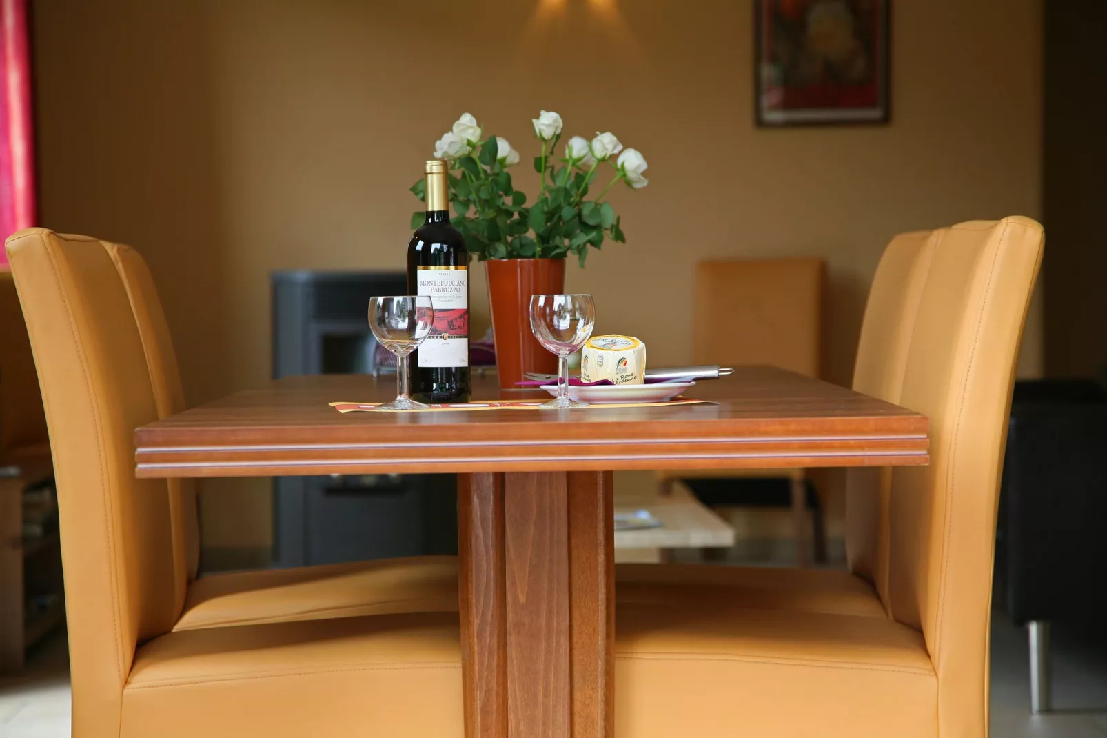 Le 41-Dining room
