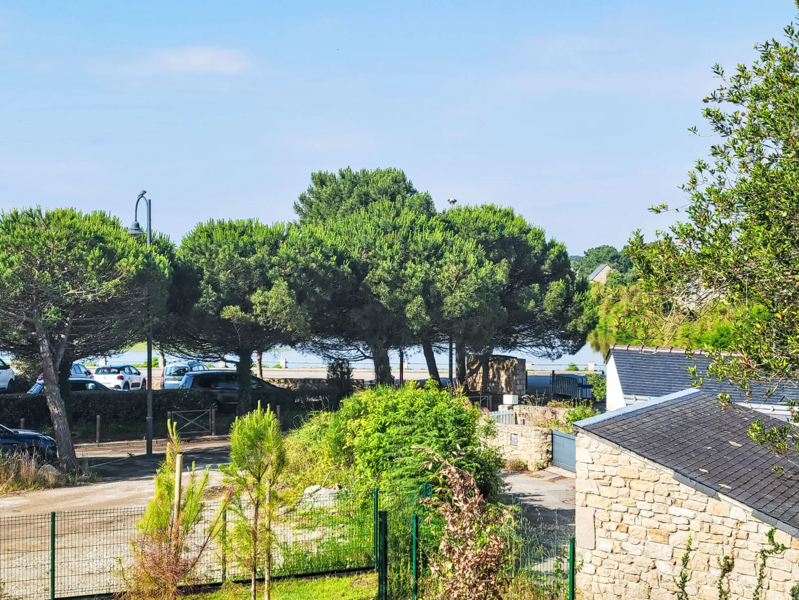 Les Salines-Outside