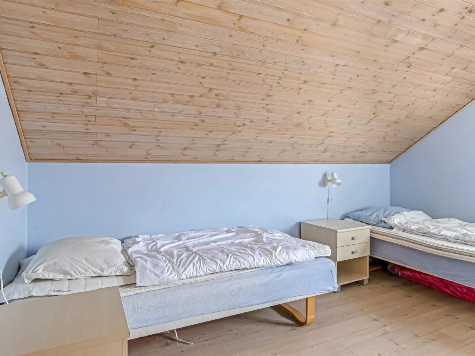 "Nils" - 2.3km from the sea-Inside