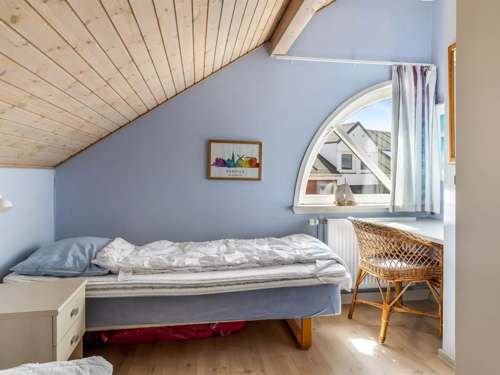 "Nils" - 2.3km from the sea-Inside