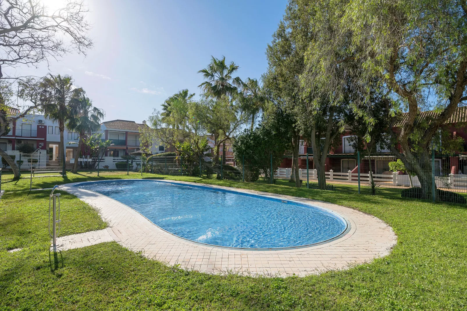 Oasis Playero-Pool