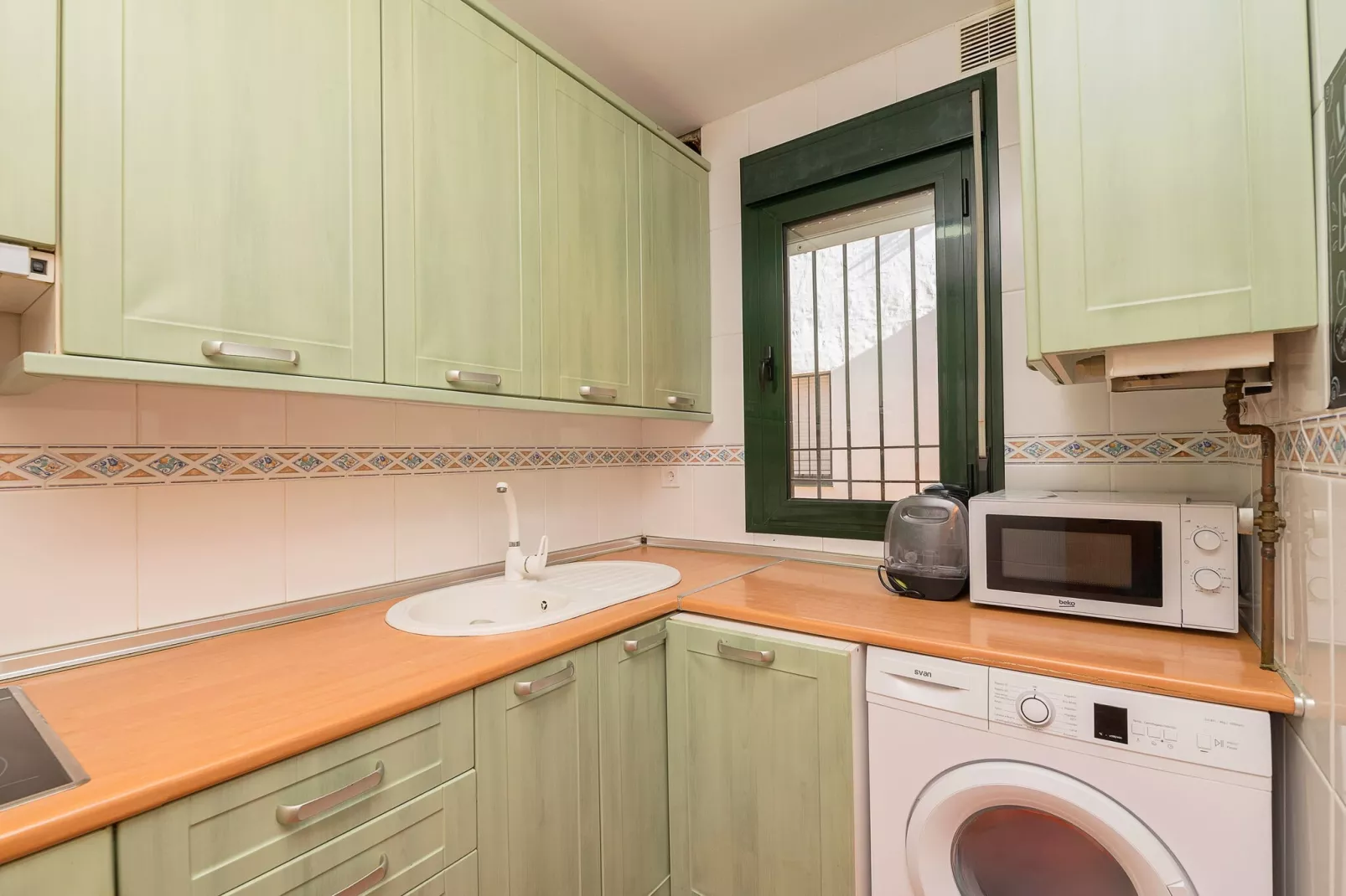 Oasis Playero-Kitchen