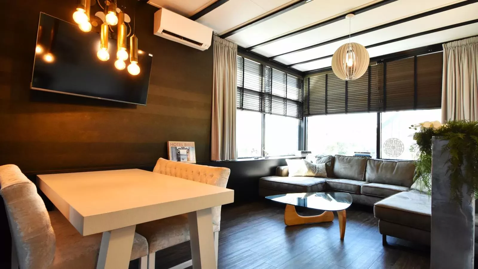 Studio Beau Sur Mer-Dining room