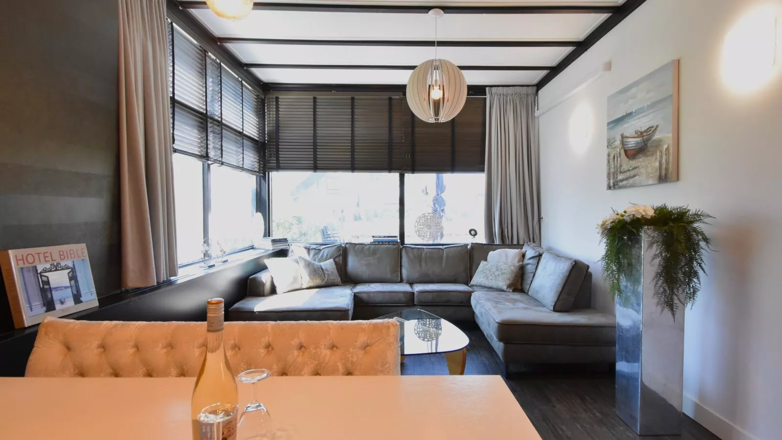Studio Beau Sur Mer-Living room