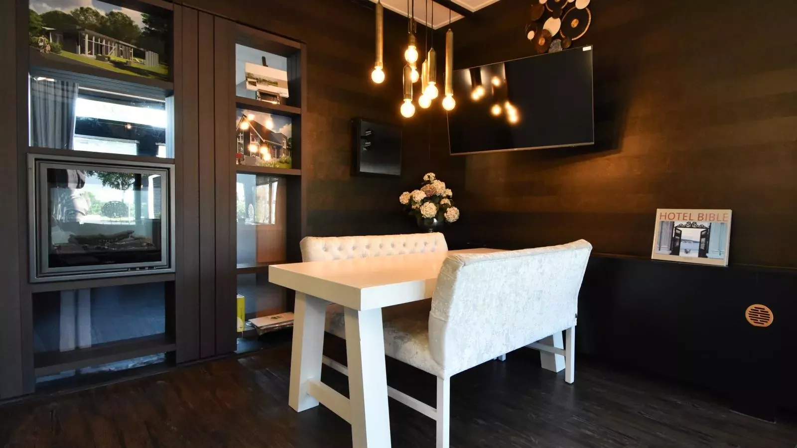 Studio Beau Sur Mer-Dining room